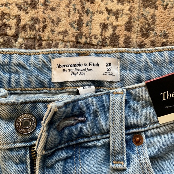 Abercrombie women’s high rise 90s relaxed jean size 26 - Picture 4 of 4
